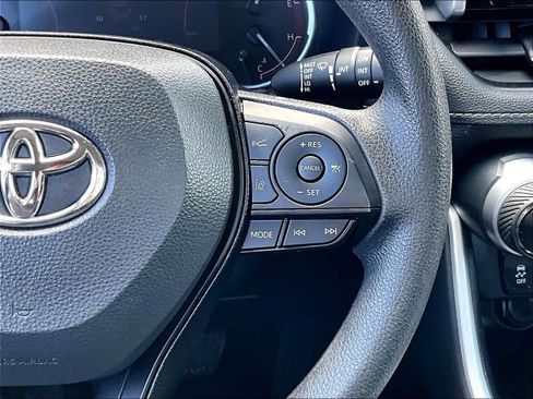Used 2024 Toyota RAV4 XLE FWD image 23