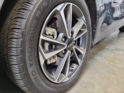 Used 2024 Kia Forte LXS w/ LXS Technology Package image 31