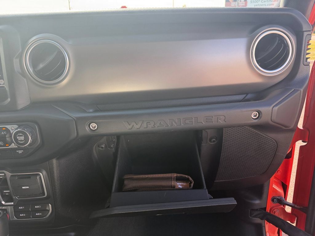 Used 2018 Jeep Wrangler Unlimited Rubicon AWD/4WD image 20