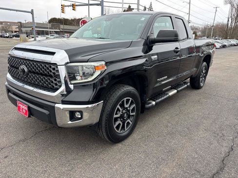 Used 2018 Toyota Tundra SR5 w/ TRD Off Road Package image 5