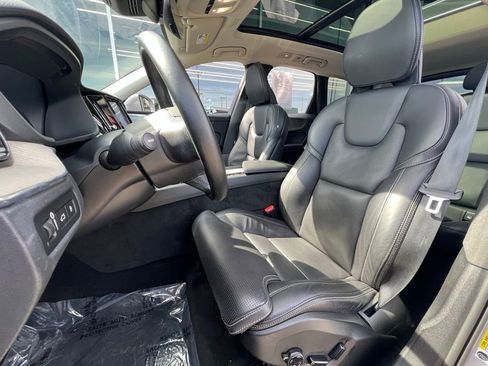 Used 2022 Volvo XC60 T8 Inscription w/ Advanced Package image 17