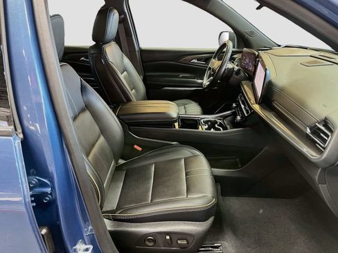 Used 2025 Chevrolet Traverse High Country AWD/4WD image 30