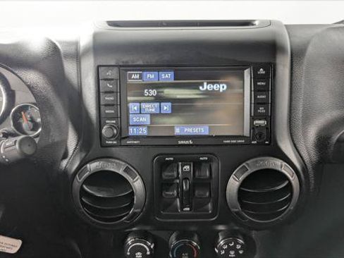 Used 2015 Jeep Wrangler Unlimited Sport w/ Quick Order Package 24S AWD/4WD image 23