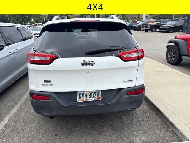 Used 2014 Jeep Cherokee Latitude w/ Comfort/Convenience Group AWD/4WD image 5