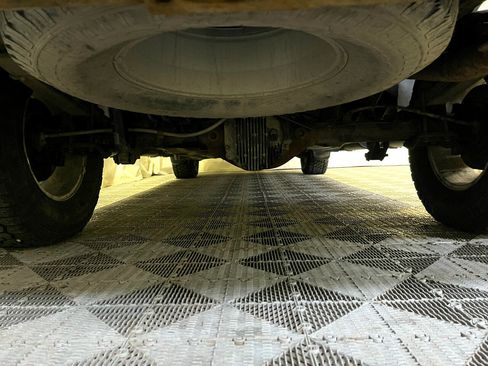 Used 2006 Nissan Titan LE w/ (R02) LE Off-Road Pkg image 19