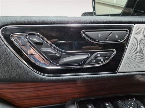 Used 2022 Lincoln Navigator Reserve image 25