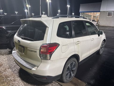 Used 2018 Subaru Forester 2.5i Premium image 3