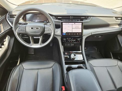 Used 2023 Jeep Grand Cherokee L Limited AWD/4WD image 10