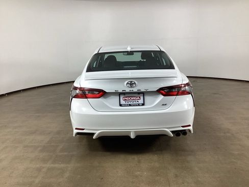 Used 2022 Toyota Camry SE w/ Convenience Package FWD image 6