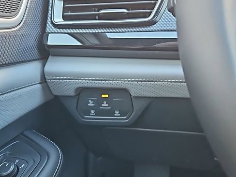 New 2026 Volkswagen Atlas Cross Sport SEL AWD/4WD image 37