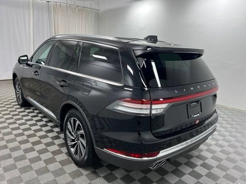 Used 2025 Lincoln Aviator AWD image 6