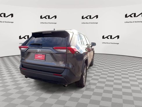 Used 2025 Toyota RAV4 XLE AWD/4WD image 8