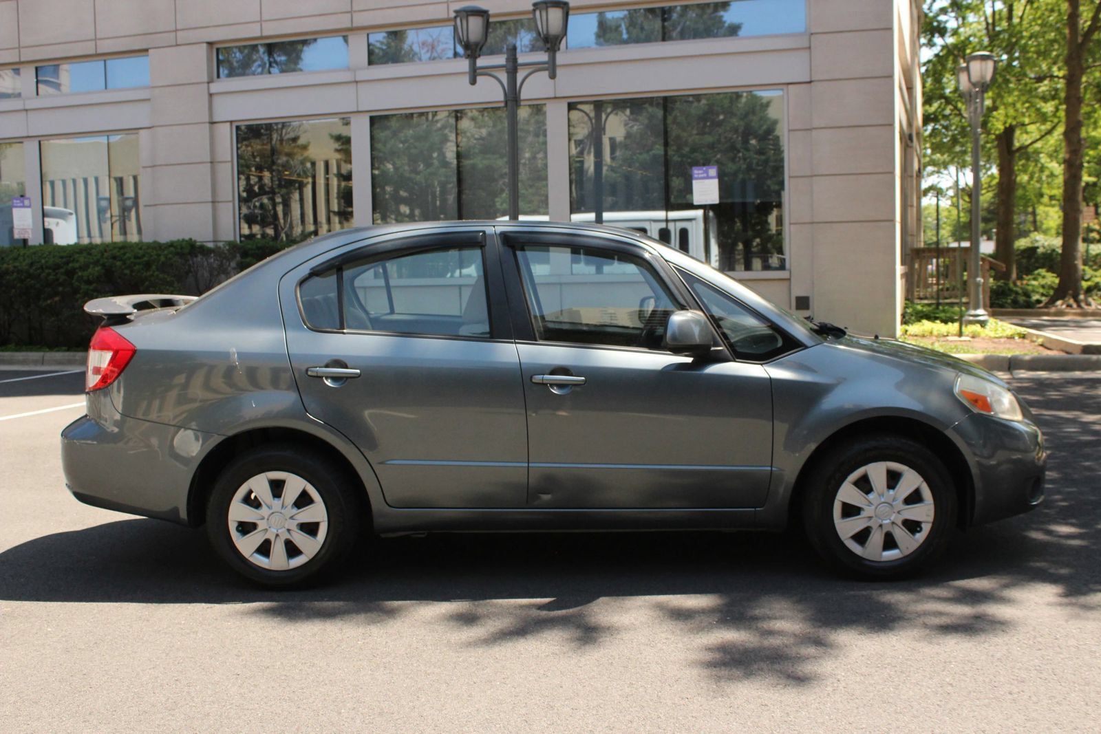 Used 2009 Suzuki SX4 Sedan FWD image 6
