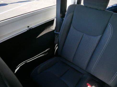 Used 2018 Jeep Wrangler Sahara w/ Connectivity Group image 12