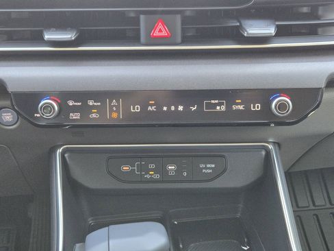 New 2026 Kia Carnival EX FWD image 16