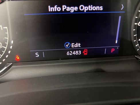 Used 2020 Cadillac XT5 Premium Luxury FWD image 12