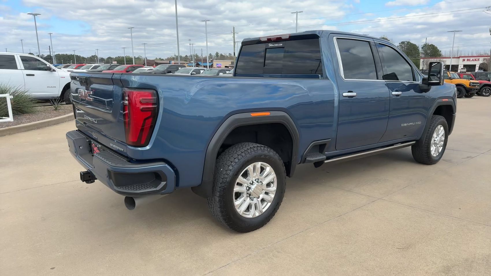 Used 2024 GMC Sierra 2500 Denali w/ Denali Reserve Package AWD/4WD image 9