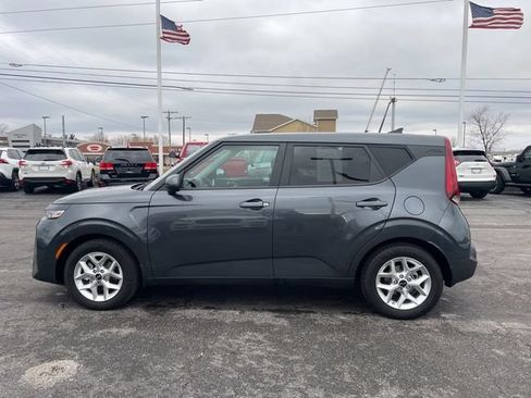 Used 2021 Kia Soul S FWD image 2