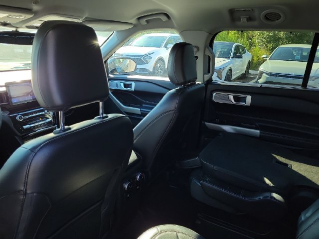 Used 2023 Ford Explorer Limited w/ Equipment Group 301A AWD/4WD image 14