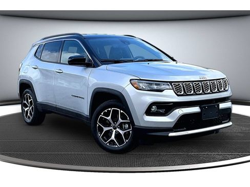 Certified 2026 Jeep Compass Limited AWD/4WD image 15