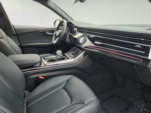 Used 2025 Audi Q8 Premium Plus AWD/4WD image 30