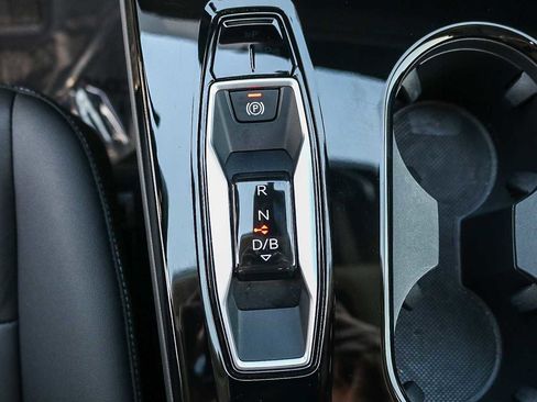 Used 2025 Audi Q6 e-tron Premium w/ Convenience Package image 27