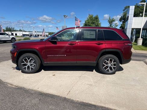 New 2025 Jeep Grand Cherokee Limited AWD/4WD image 3