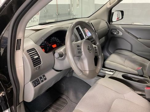 Used 2019 Nissan Frontier SV image 9