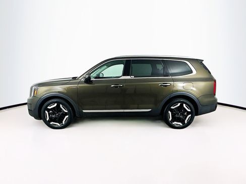 Used 2025 Kia Telluride S FWD image 4