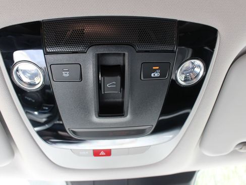 Certified 2025 Kia Seltos EX w/ EX Sunroof Package image 19