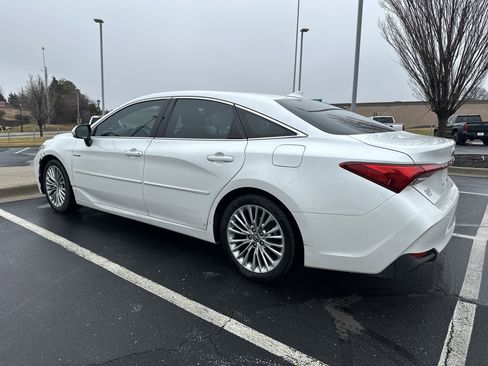 Used 2020 Toyota Avalon Limited w/ All Weather Liner Package image 6