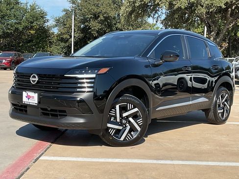 New 2026 Nissan Kicks SV image 2