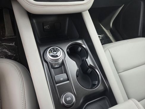New 2026 Ford Explorer Active RWD image 8