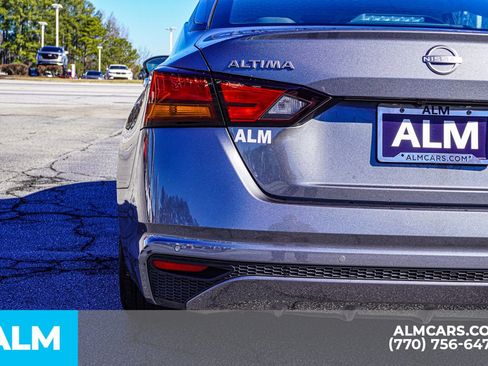 Used 2025 Nissan Altima 2.5 SV image 17
