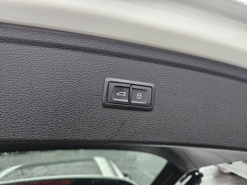 Used 2020 Audi Q5 2.0T Premium w/ Titanium Sport Package image 21