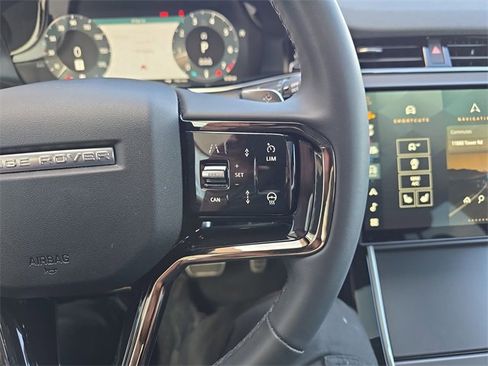 Used 2025 Land Rover Range Rover Evoque Dynamic SE image 18