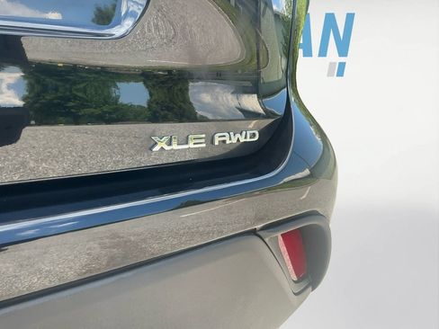 Used 2025 Toyota Highlander XLE AWD/4WD image 23