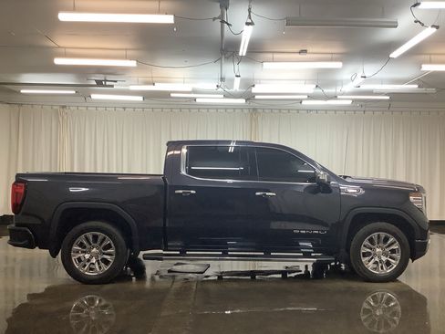 Used 2023 GMC Sierra 1500 Denali w/ Technology Package AWD/4WD image 5