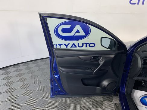 Used 2020 Nissan Rogue Sport S FWD image 13