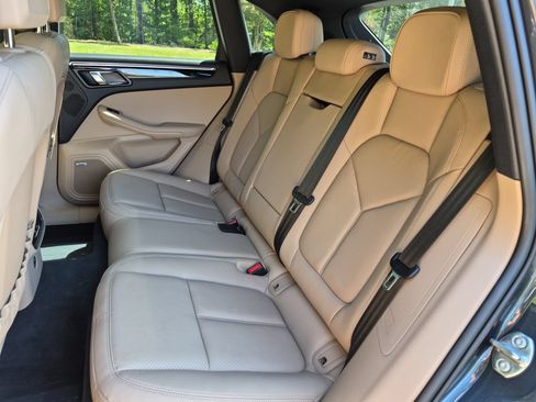Certified 2026 Porsche Macan AWD/4WD image 20