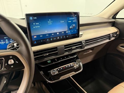 Used 2023 Lincoln Corsair AWD w/ Equipment Group 101A image 78