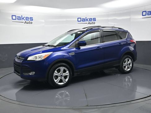 Used 2016 Ford Escape SE w/ Equipment Group 201A FWD image 4