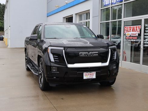 New 2025 GMC Sierra EV Denali image 2