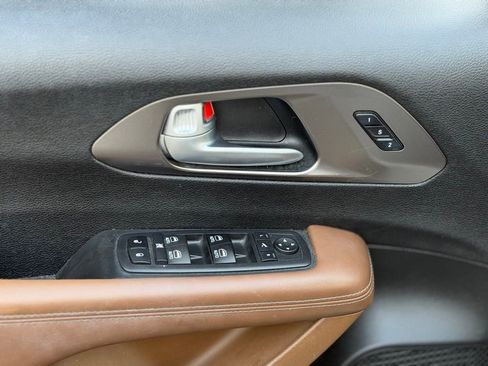 Used 2017 Chrysler Pacifica Limited w/ Advanced Safetytec Group image 31