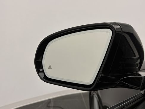 Used 2018 Mercedes-Benz E 400 4MATIC Sedan w/ Premium 1 Package image 15