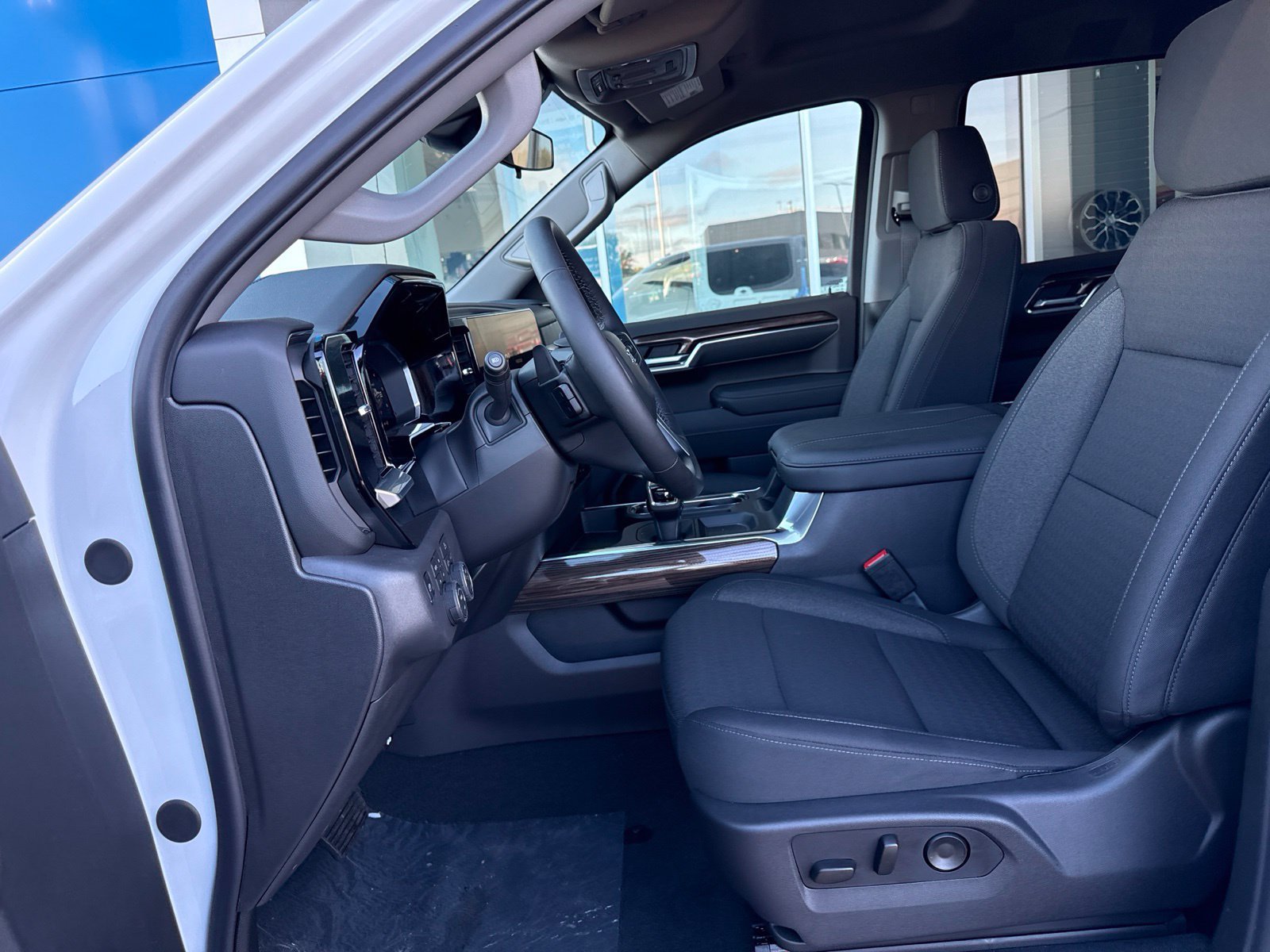 New 2026 Chevrolet Silverado 1500 RST w/ Z71 Off-Road Package AWD/4WD image 16