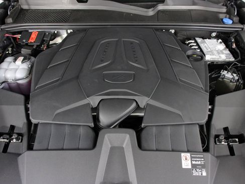 New 2026 Porsche Cayenne image 19