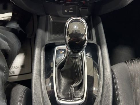 Used 2018 Nissan Rogue SV w/ Premium Package AWD/4WD image 18