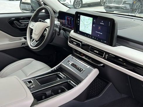 New 2025 Lincoln Aviator Premiere image 8