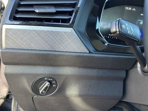 Used 2023 Volkswagen Jetta SE image 21